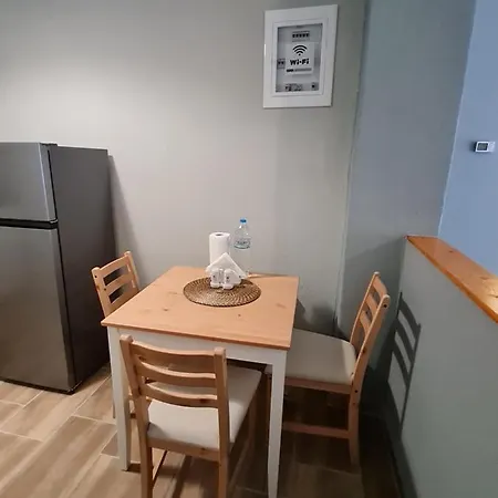 Easy Living B3 Kai B4 Trikala (Thessaly)